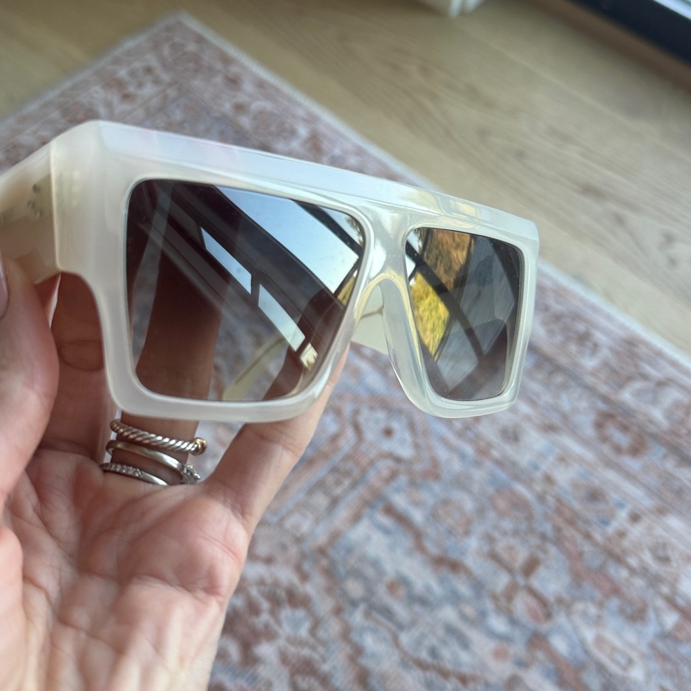 CELINE - Stylish Cream Sunglasses